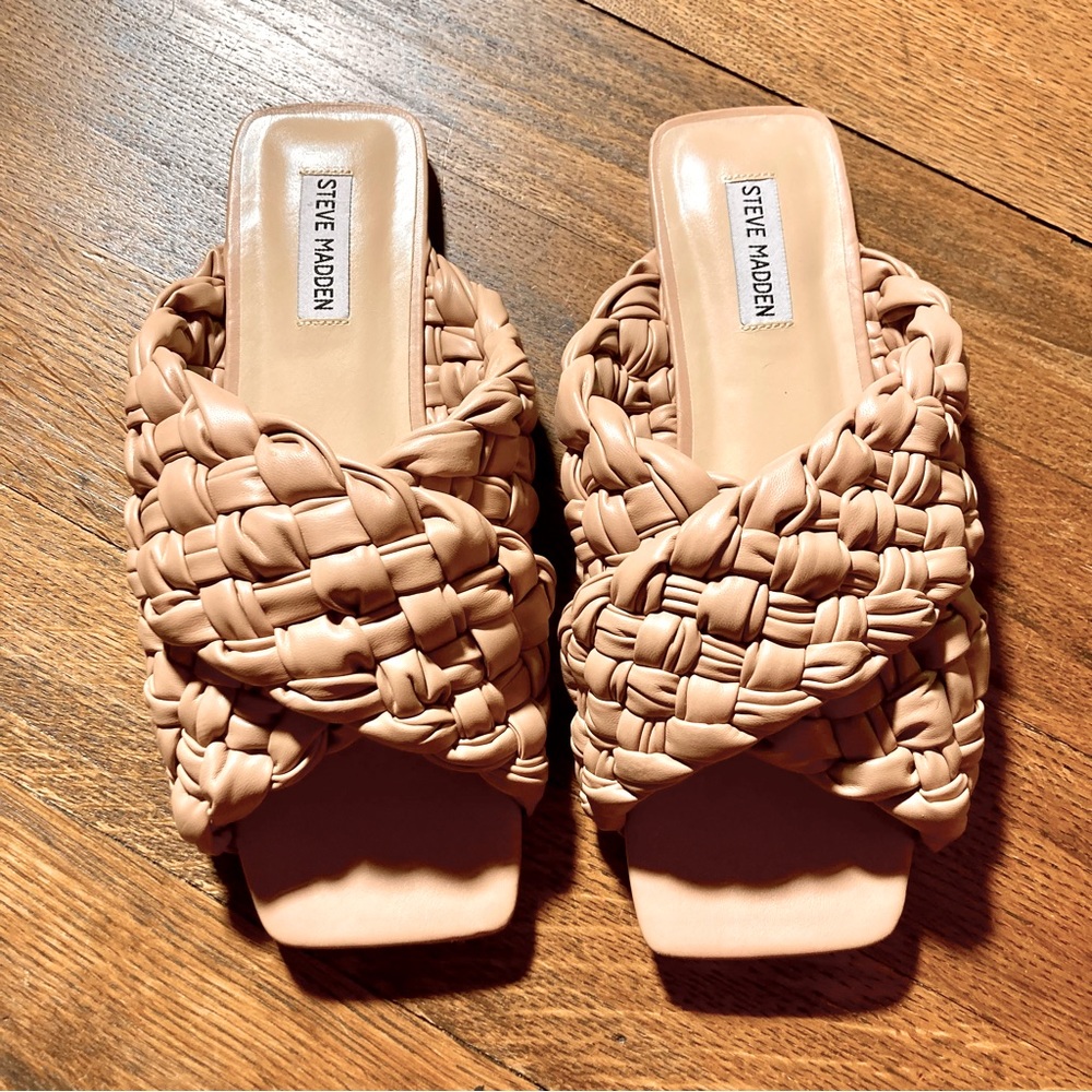 Steve Madden Women’s 11M Pink Nude Marina Faux Leather Flat Sandals Shoes.